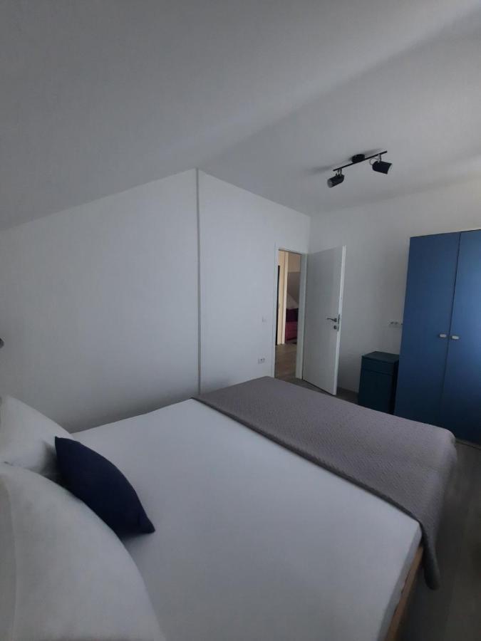 Galerija Park 2 Apartment อารันเยโลวัคส์ ภายนอก รูปภาพ